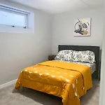 Stylish Basement Suite With Modern Comforts