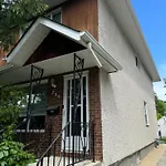 Walking Distance To St Boniface, Easy Parking