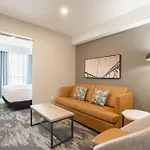 Sandman Signature Winnipeg Airport Hotel & Suites