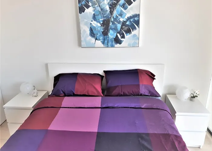 Luxury Skyline Condo In Downtown Free 24/7 Parking