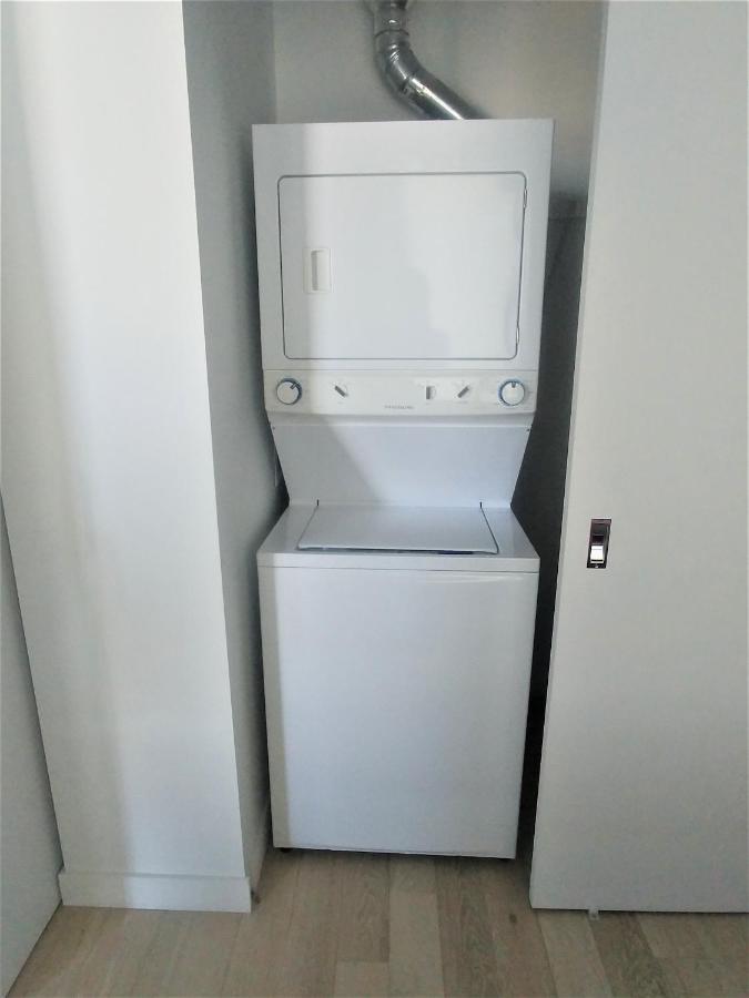 Apartment Luxury Skyline In Downtown Free 24/7 Parking Winnipeg