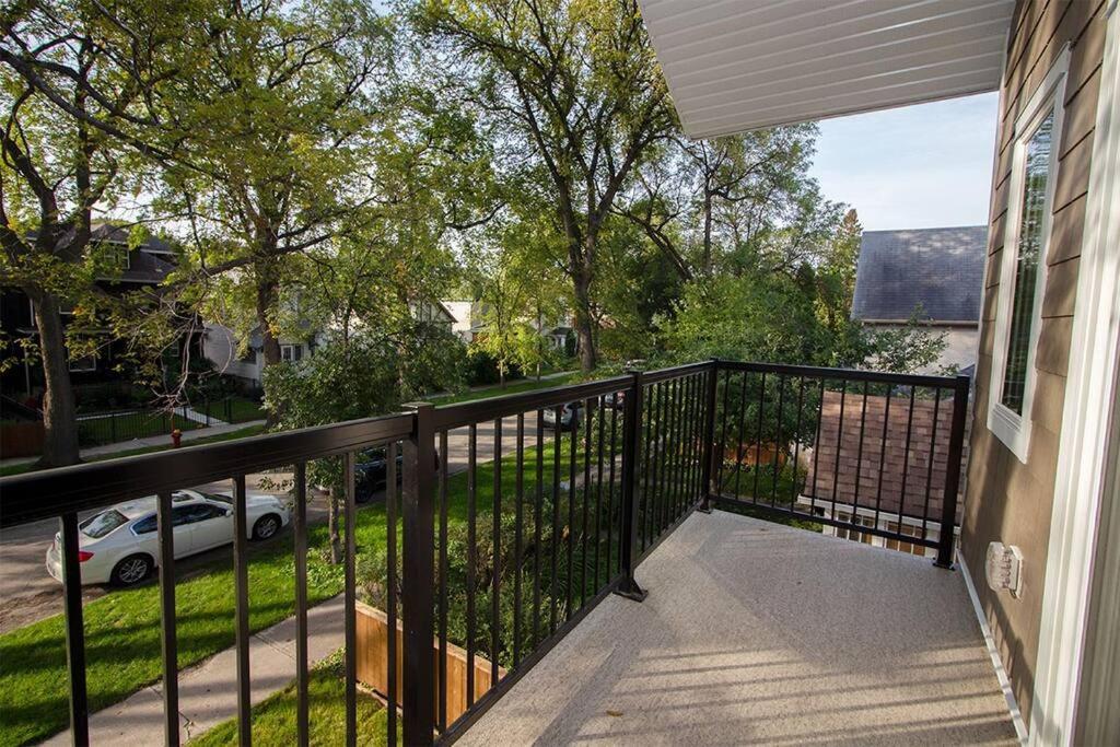 Gorgeous 2-bedrooms Duplex Upper Unit Holiday home *