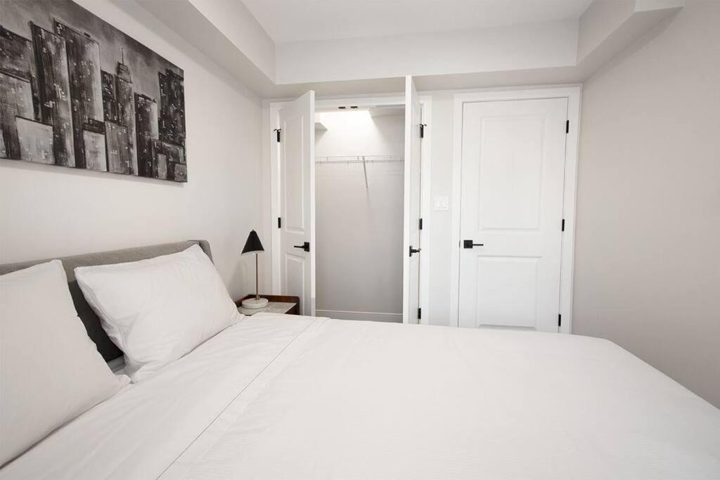Gorgeous 2-bedrooms Duplex Upper Unit Holiday home Winnipeg