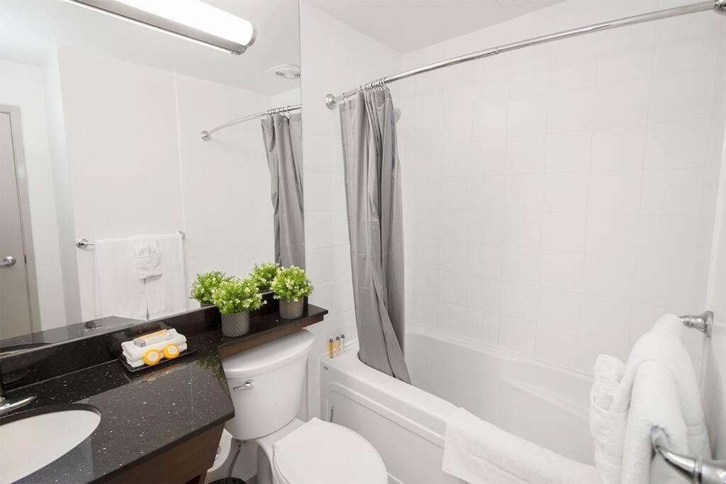 Apartamento Sleek And Modern Studio With Amazing View Winnipeg