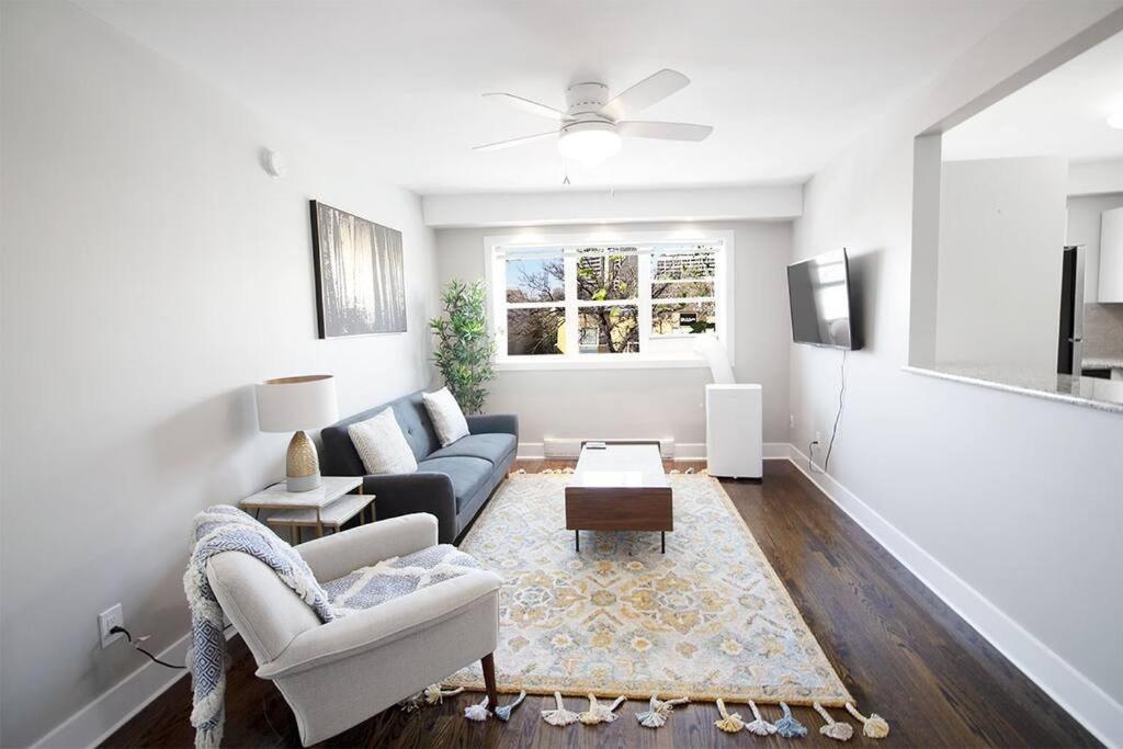 Apartment Stylish One Bedroom Unit On Corydon Free Parking