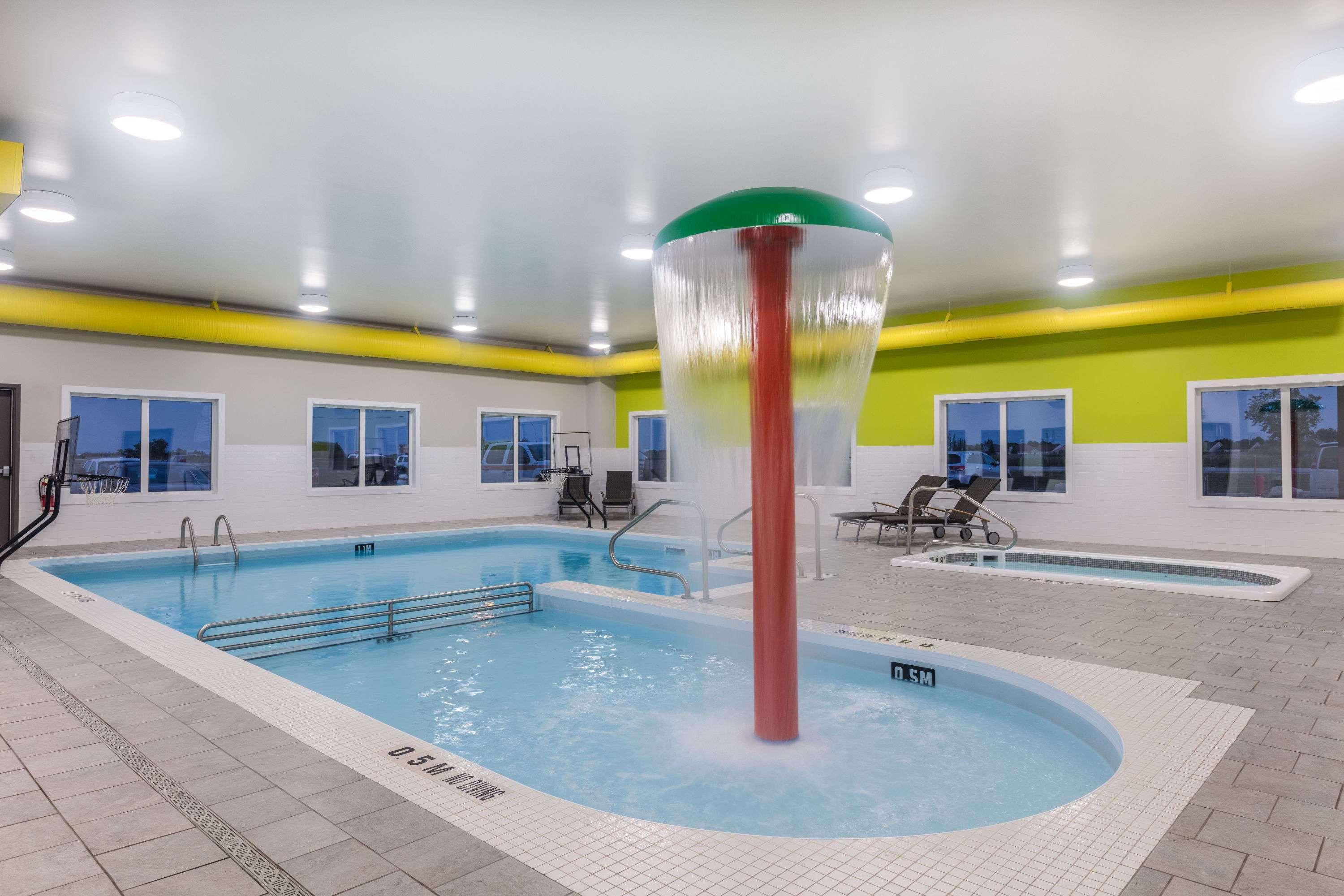 Super 8 By Wyndham East Mb 3*