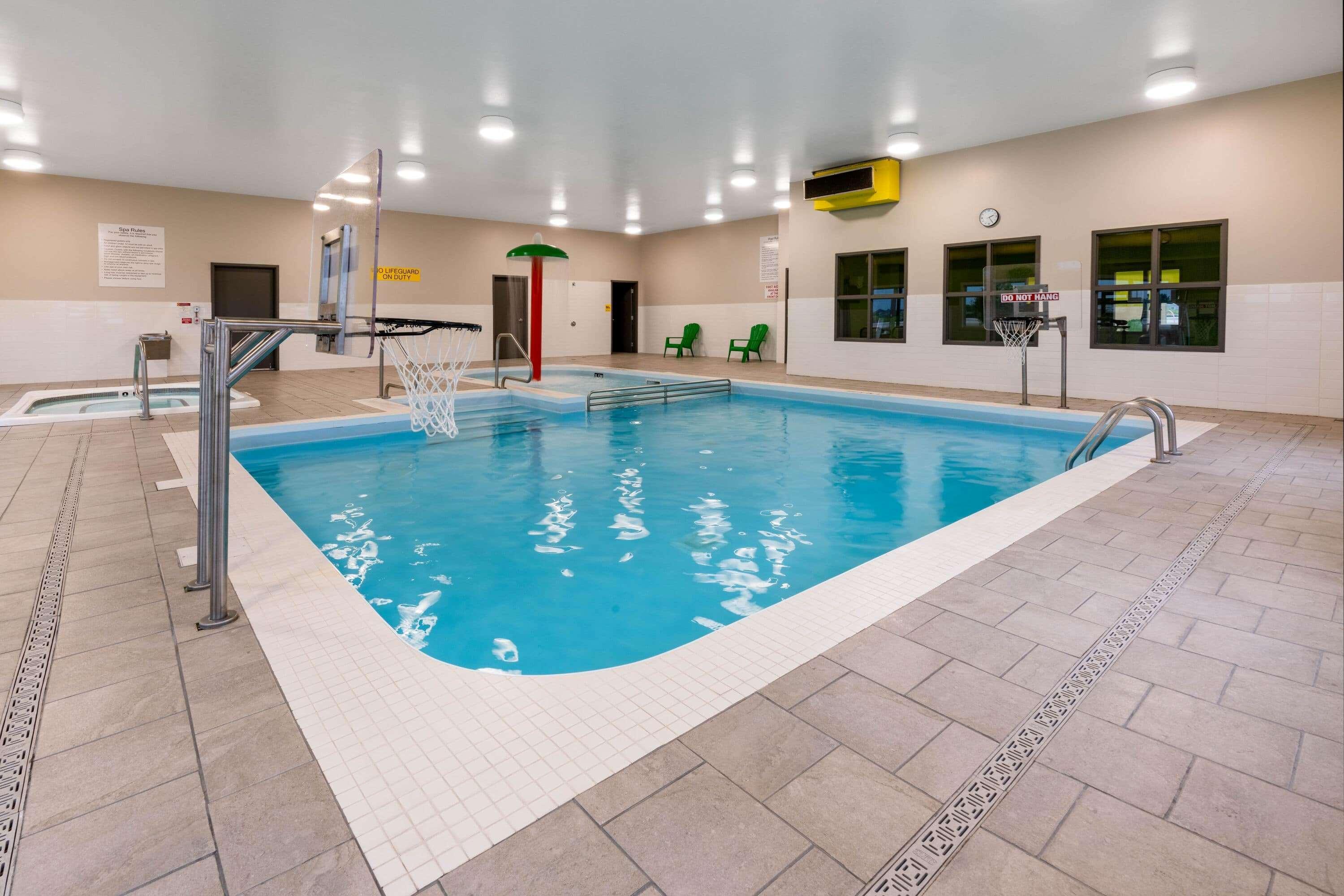 Hotel Super 8 By Wyndham East Mb