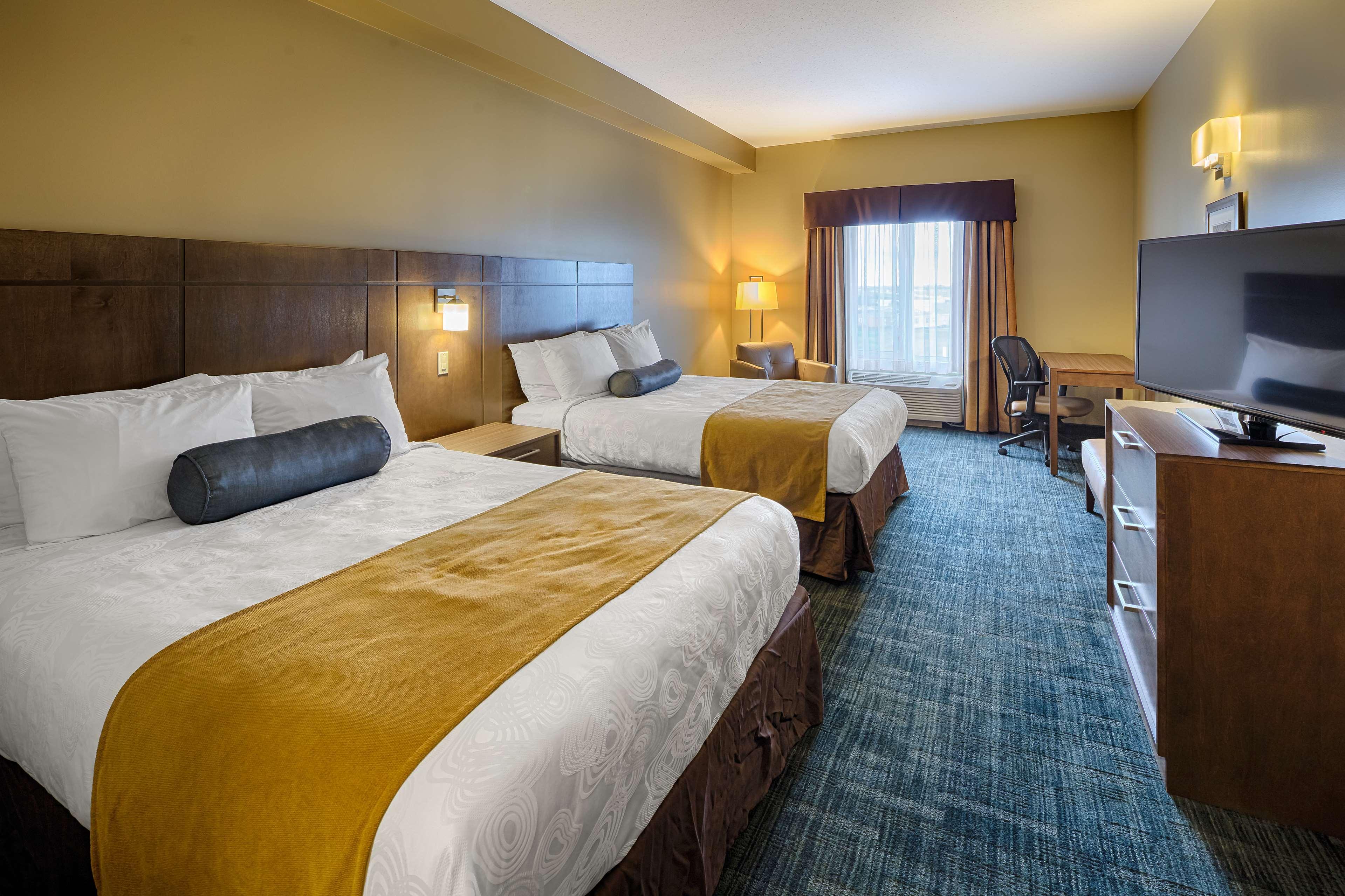Western Winnipeg West 3* Headingley