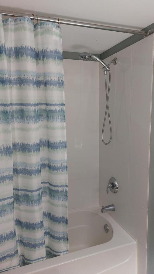 Lovely 1-bedroom Basement Apartment *