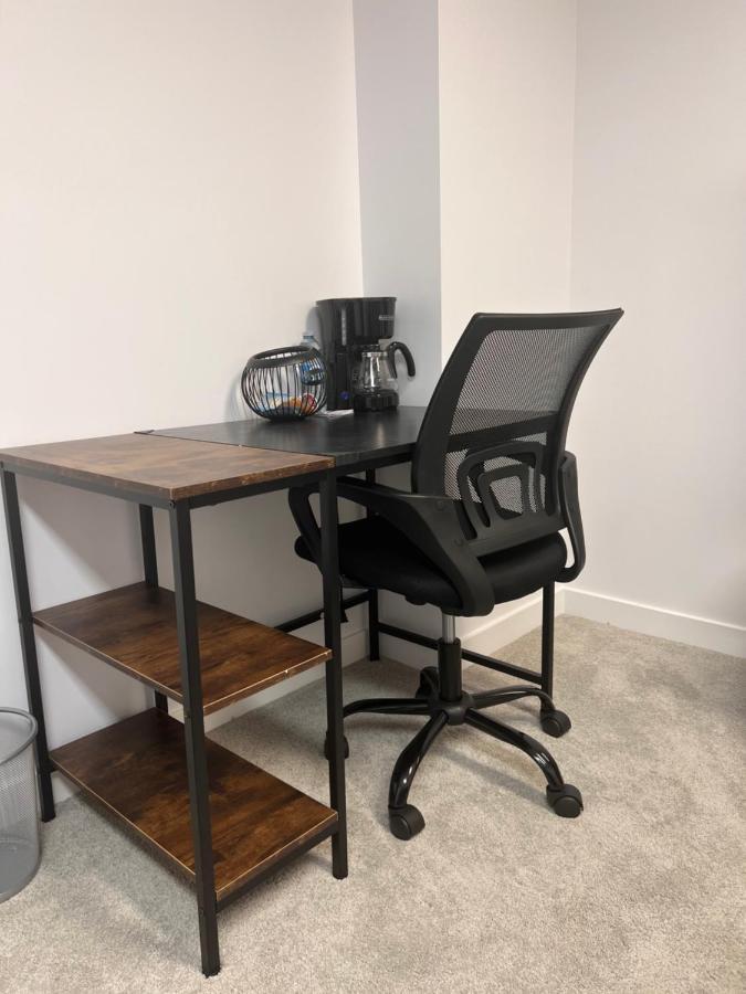 Well Furnished Basement Suite-with Private Entrance * Winnipeg