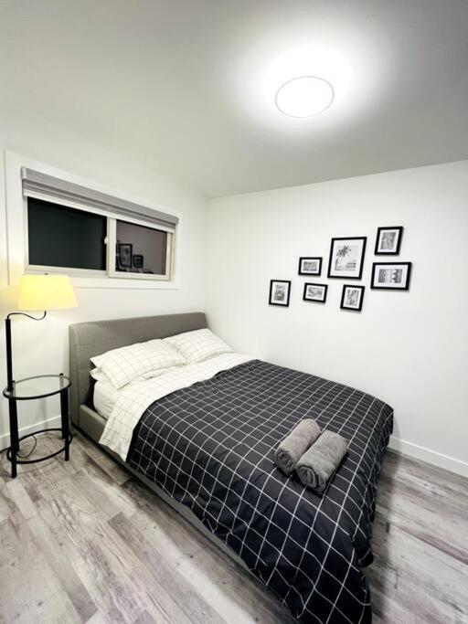 Walking Distance To St Boniface, Easy Parking Holiday home *