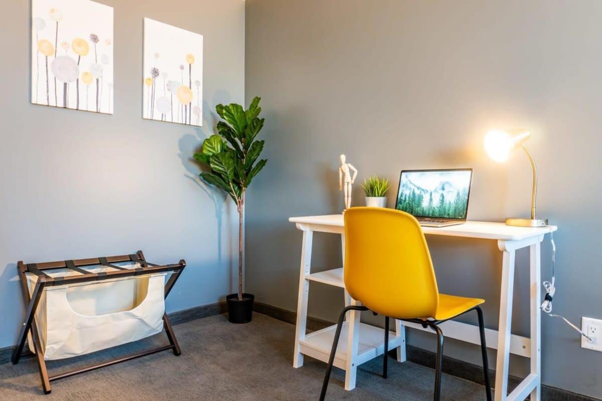 Apartamento New Listing Luxurious Downtown Loft Heated Parking Rooftop Patio Bbq Gym Coffee