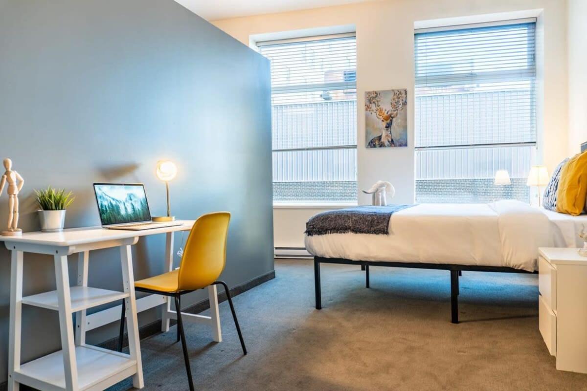 New Listing Luxurious Downtown Loft Heated Parking Rooftop Patio Bbq Gym Coffee Winnipeg
