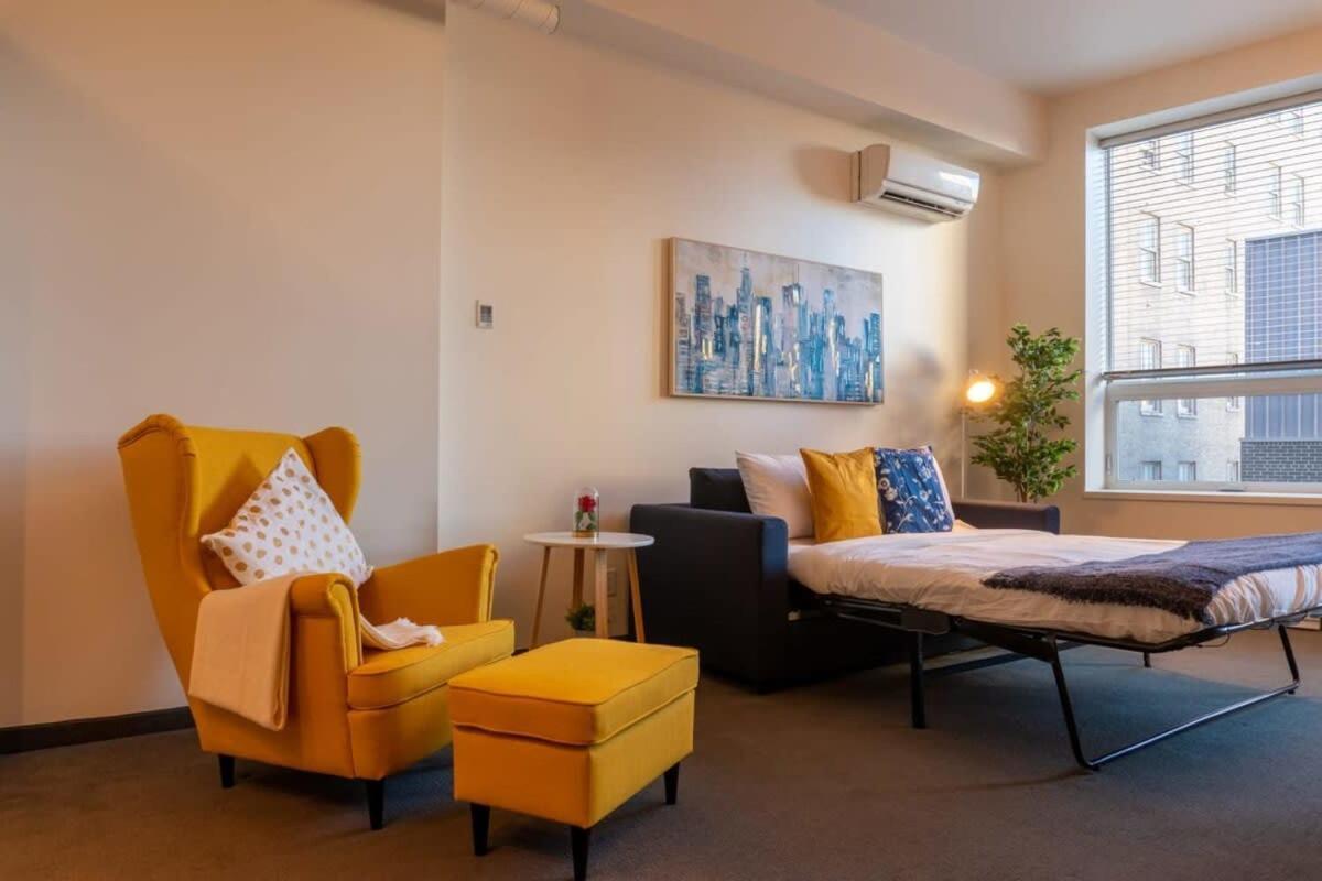 New Listing Luxurious Downtown Loft Heated Parking Rooftop Patio Bbq Gym Coffee Apartamento Winnipeg