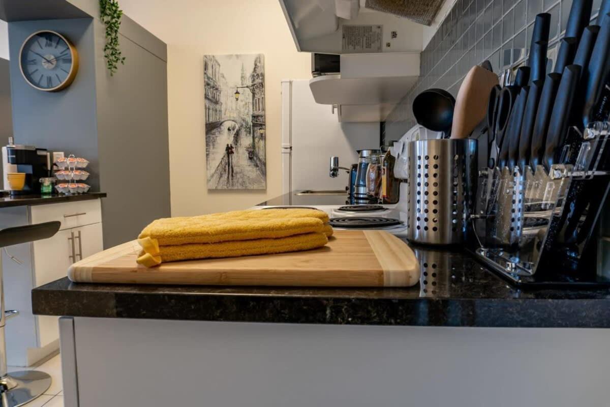 New Listing Luxurious Downtown Loft Heated Parking Rooftop Patio Bbq Gym Coffee * Winnipeg