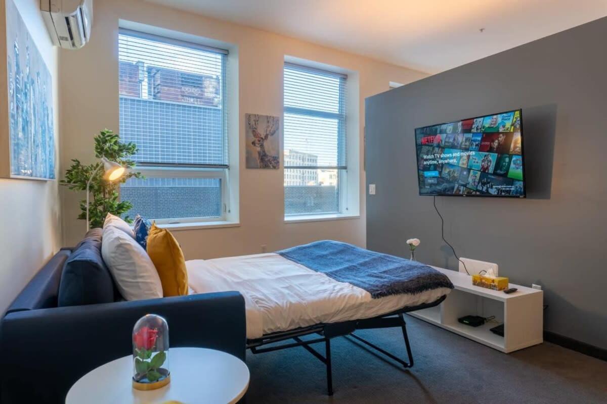 New Listing Luxurious Downtown Loft Heated Parking Rooftop Patio Bbq Gym Coffee