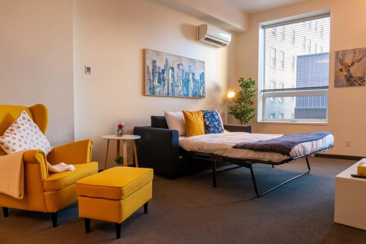 Apartment New Listing Luxurious Downtown Loft Heated Parking Rooftop Patio Bbq Gym Coffee