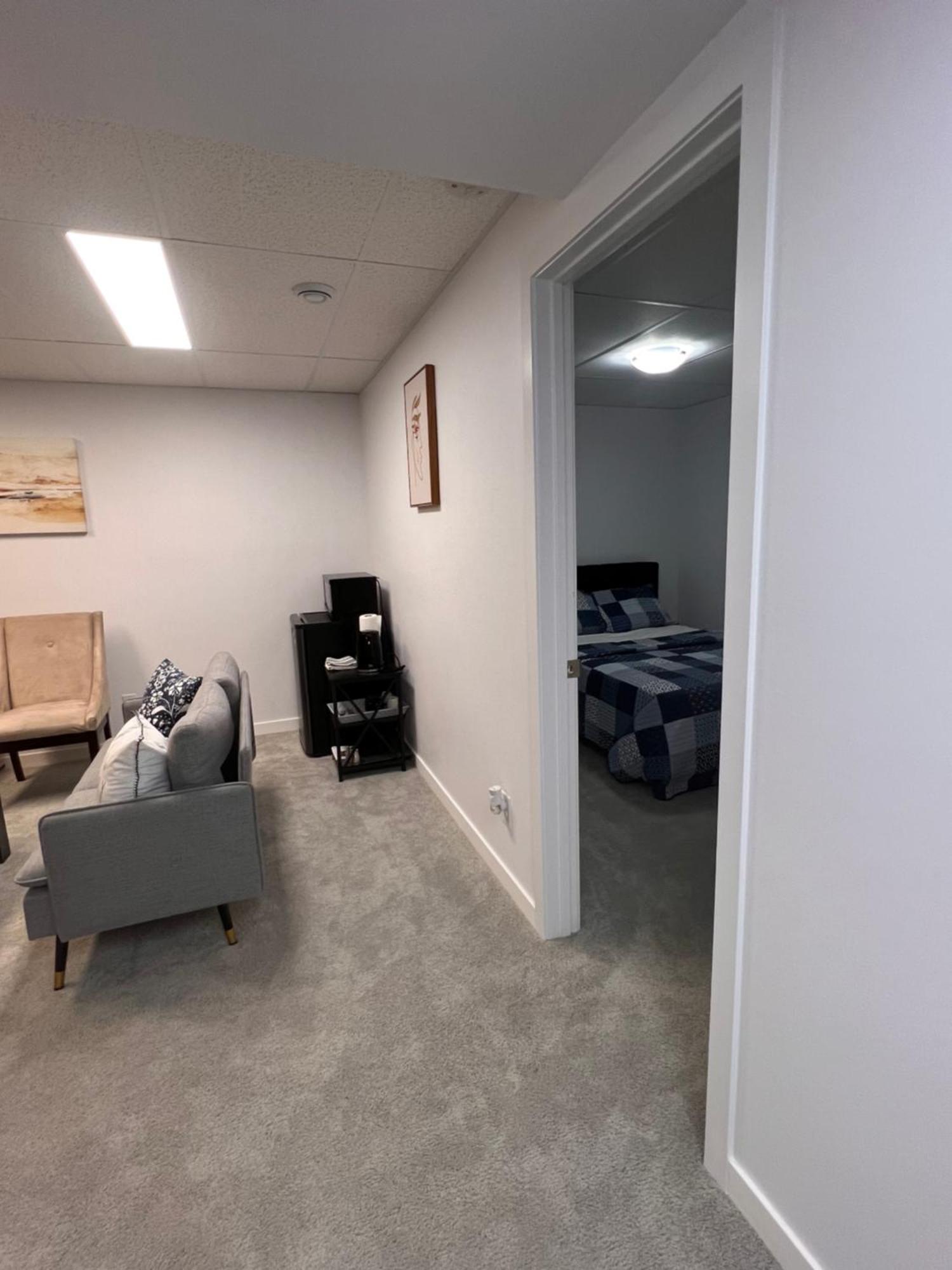 Apartment Well Furnished Basement Suite-with Private Entrance