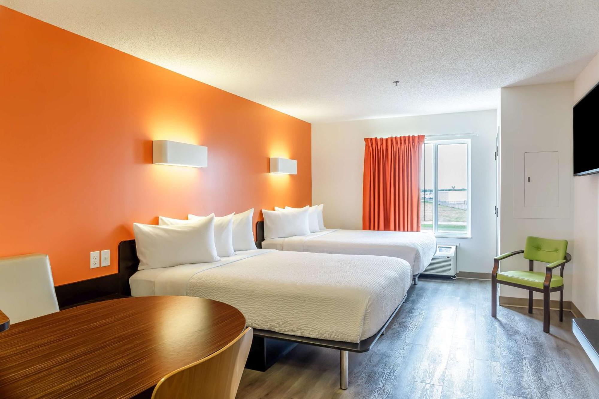 Hotel 6-headingley, Mb - Winnipeg West