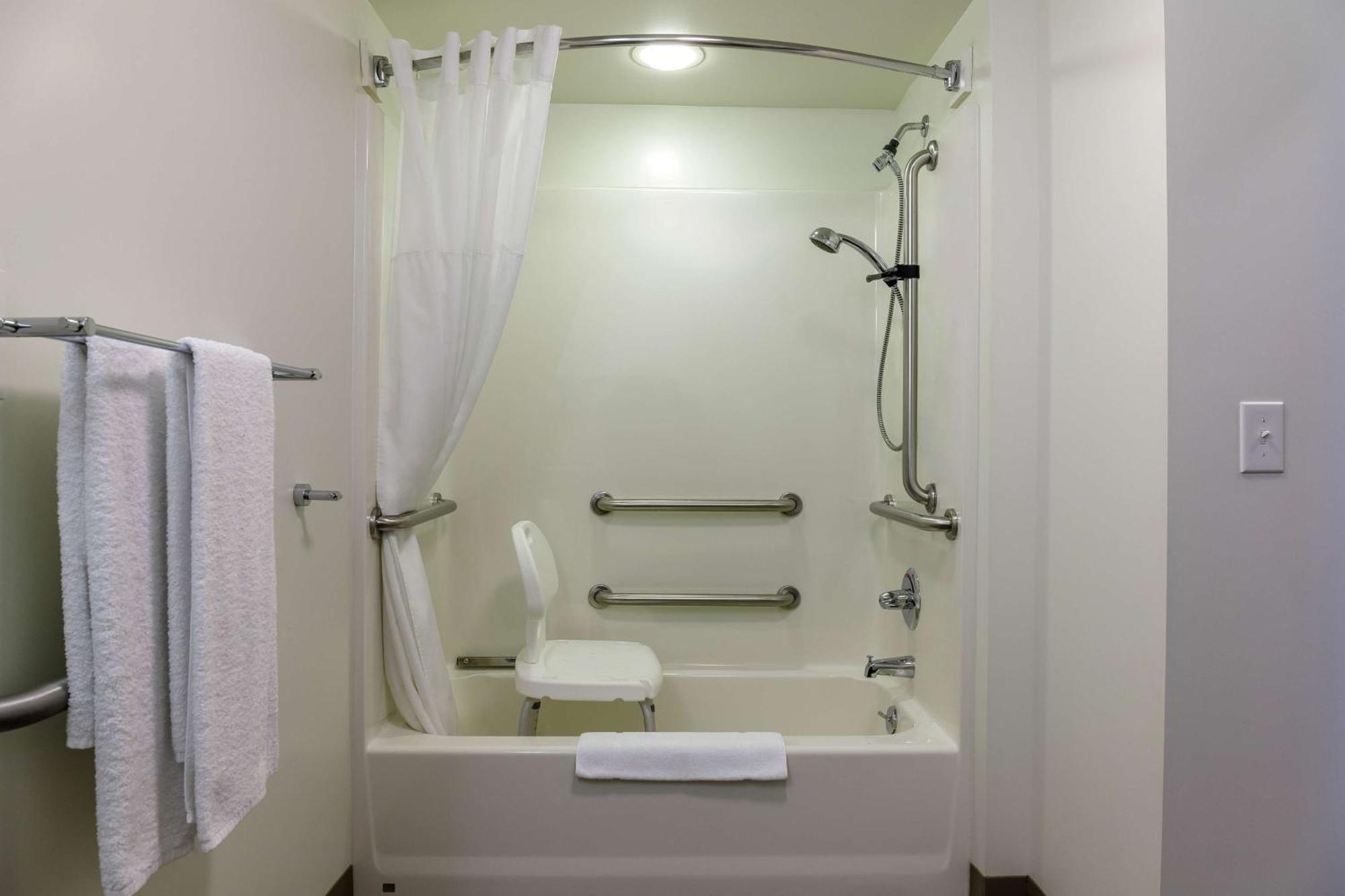 6-headingley, Mb - Winnipeg West Hotel