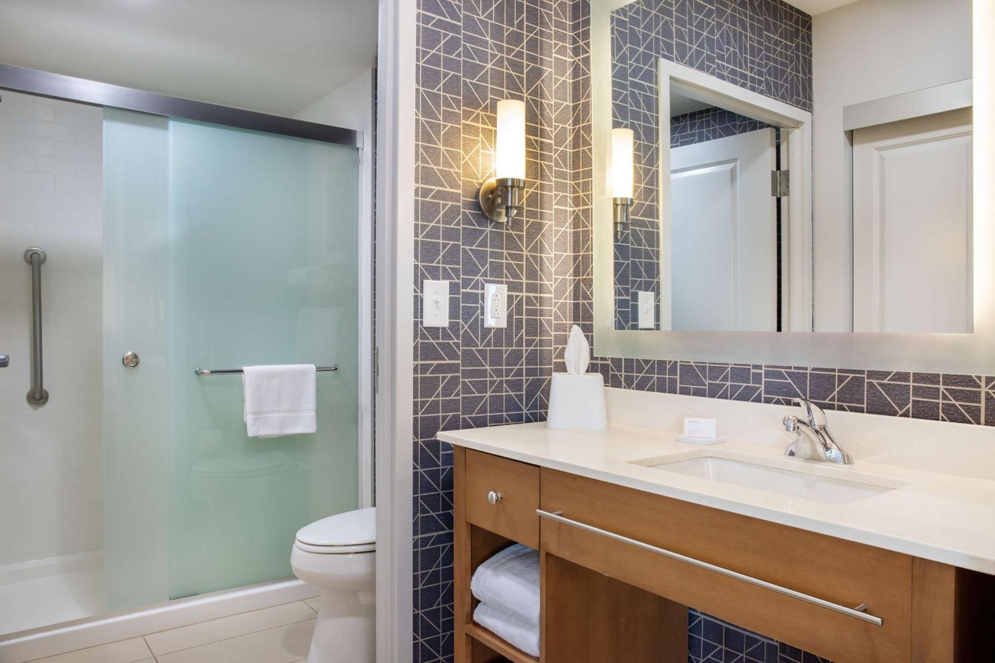 Hotel Homewood By Hilton Airport - Polo Park 3*