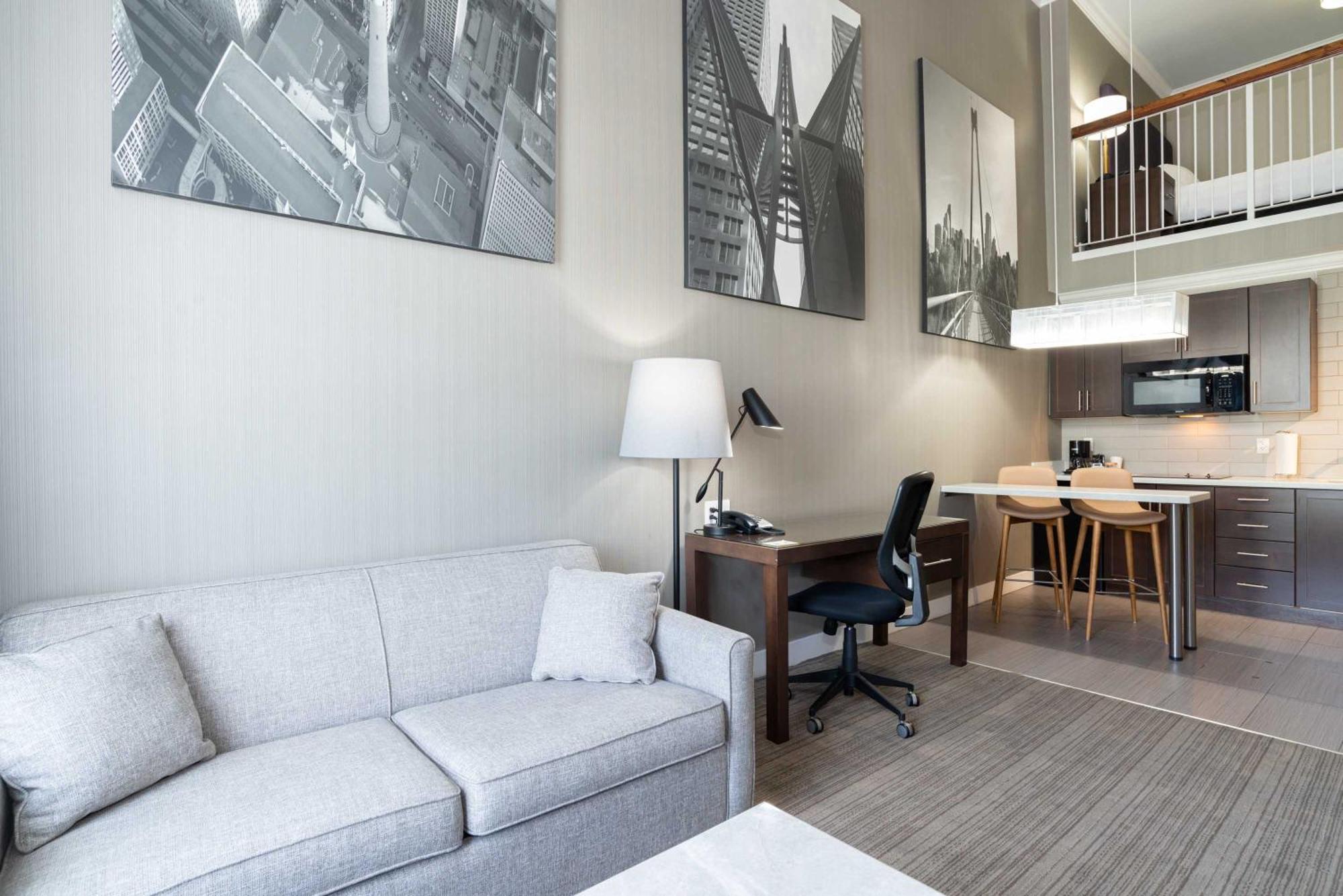 Hotel Sandman Signature Airport & Winnipeg
