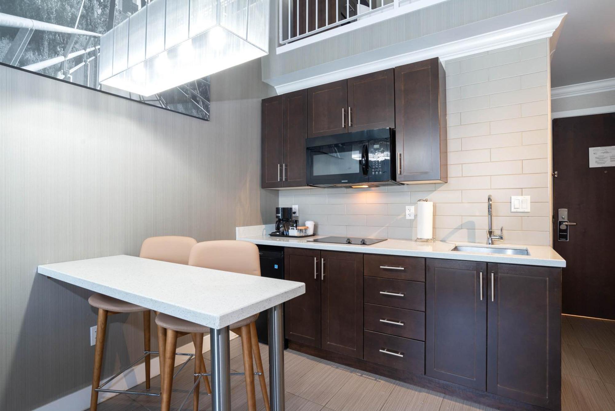 Sandman Signature Airport & 4* Winnipeg