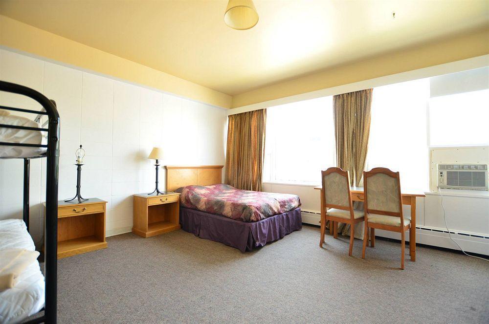 Hotel Royal Plaza 3*