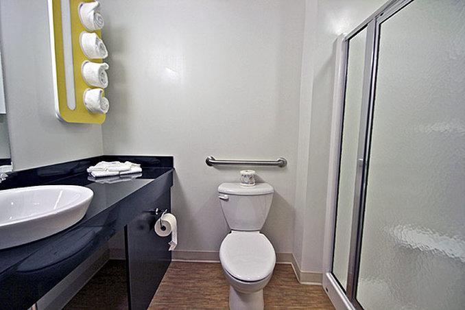 6-headingley, Mb - Winnipeg West Hotel