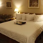 Humphry Inn And Suites