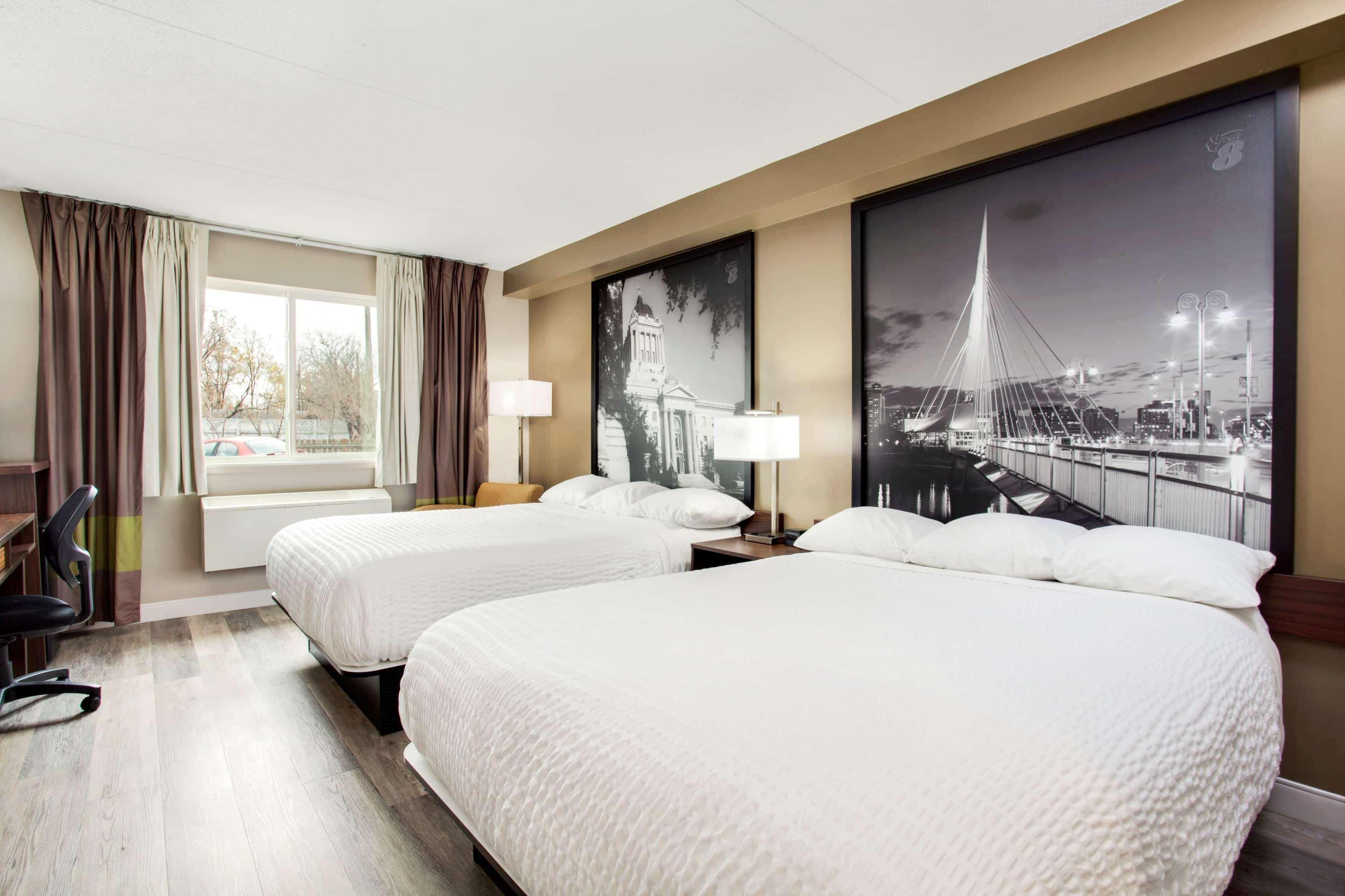 Super 8 By Wyndham West Hotel