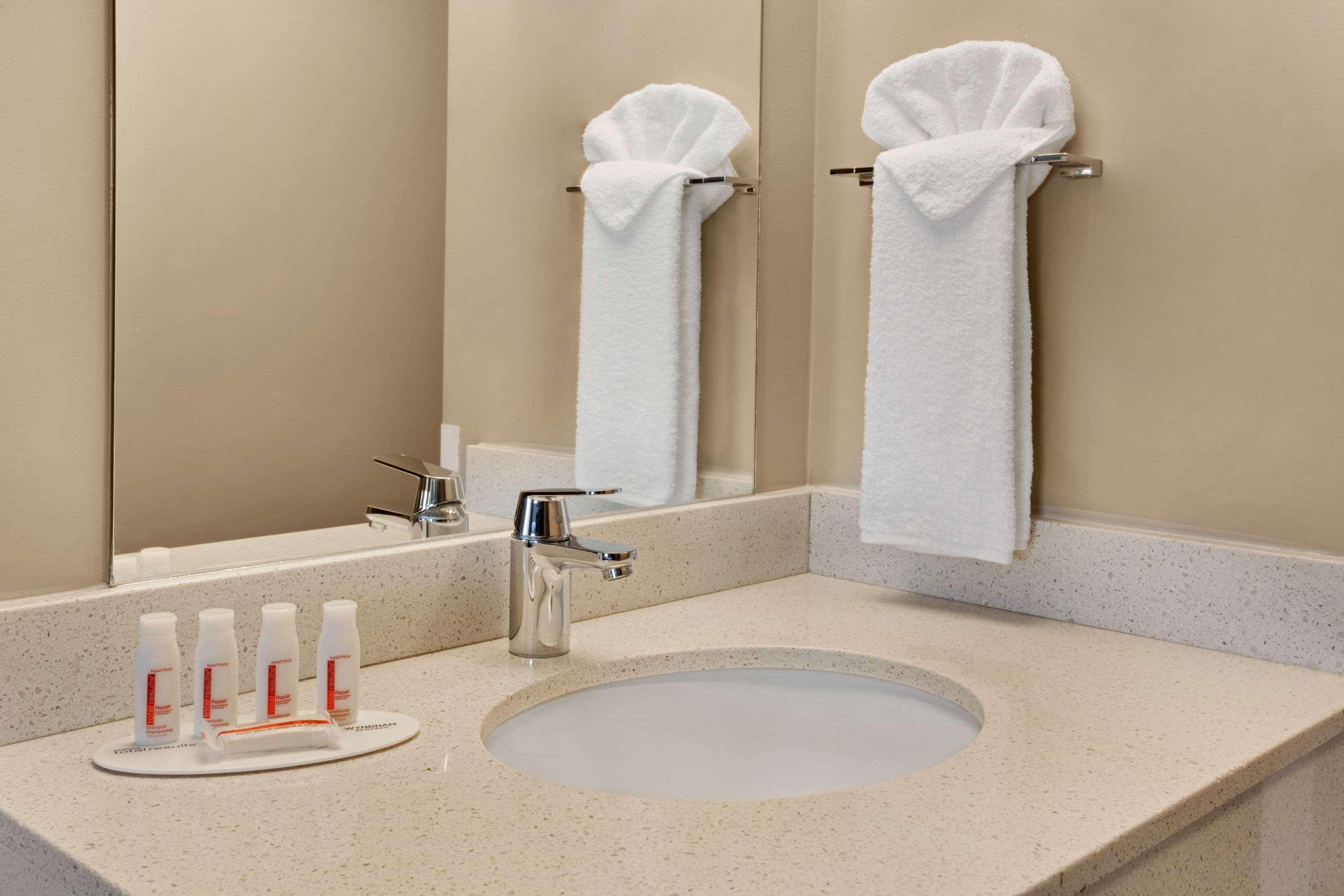 Hotel Super 8 By Wyndham West 3*