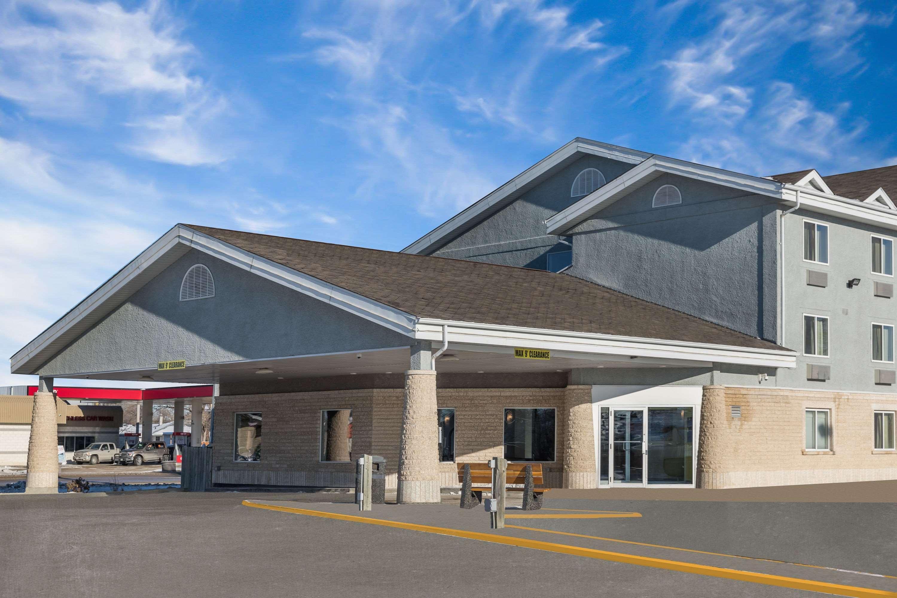 Super 8 By Wyndham West Winnipeg
