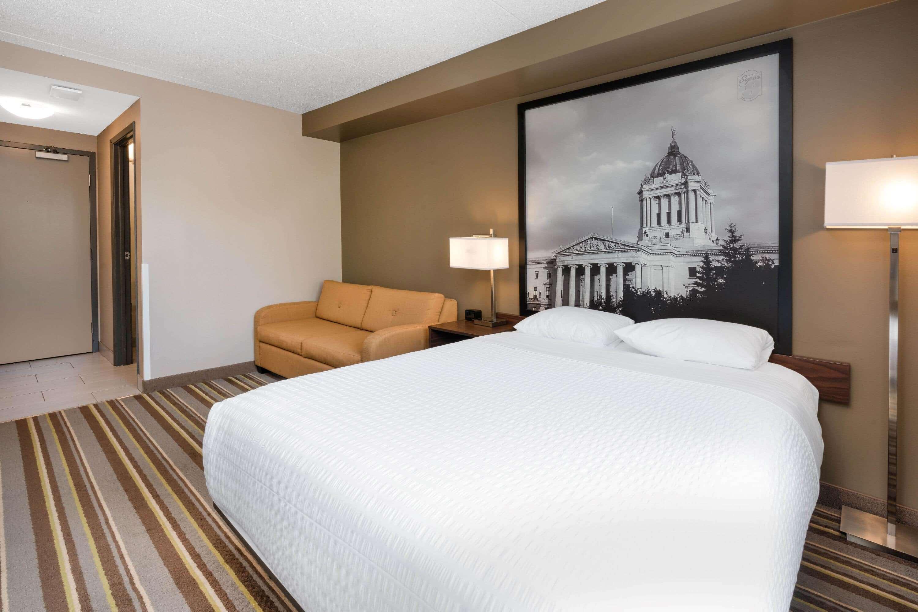 Hotel Super 8 By Wyndham West