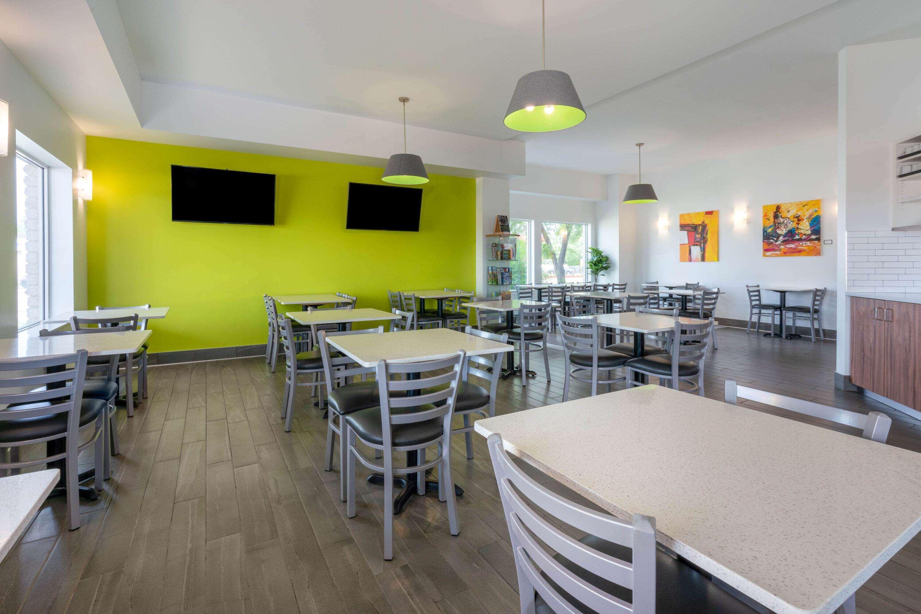 Super 8 By Wyndham West Hotel 3*