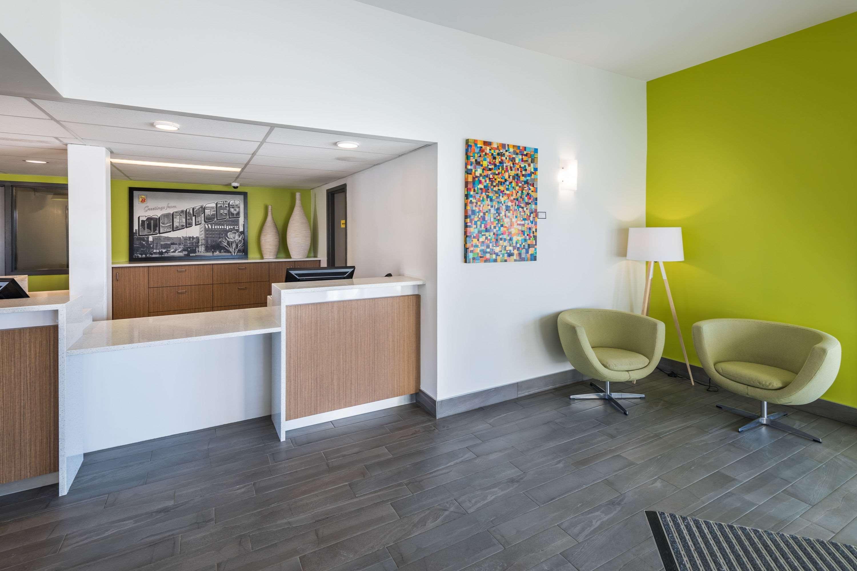 Super 8 By Wyndham West Winnipeg