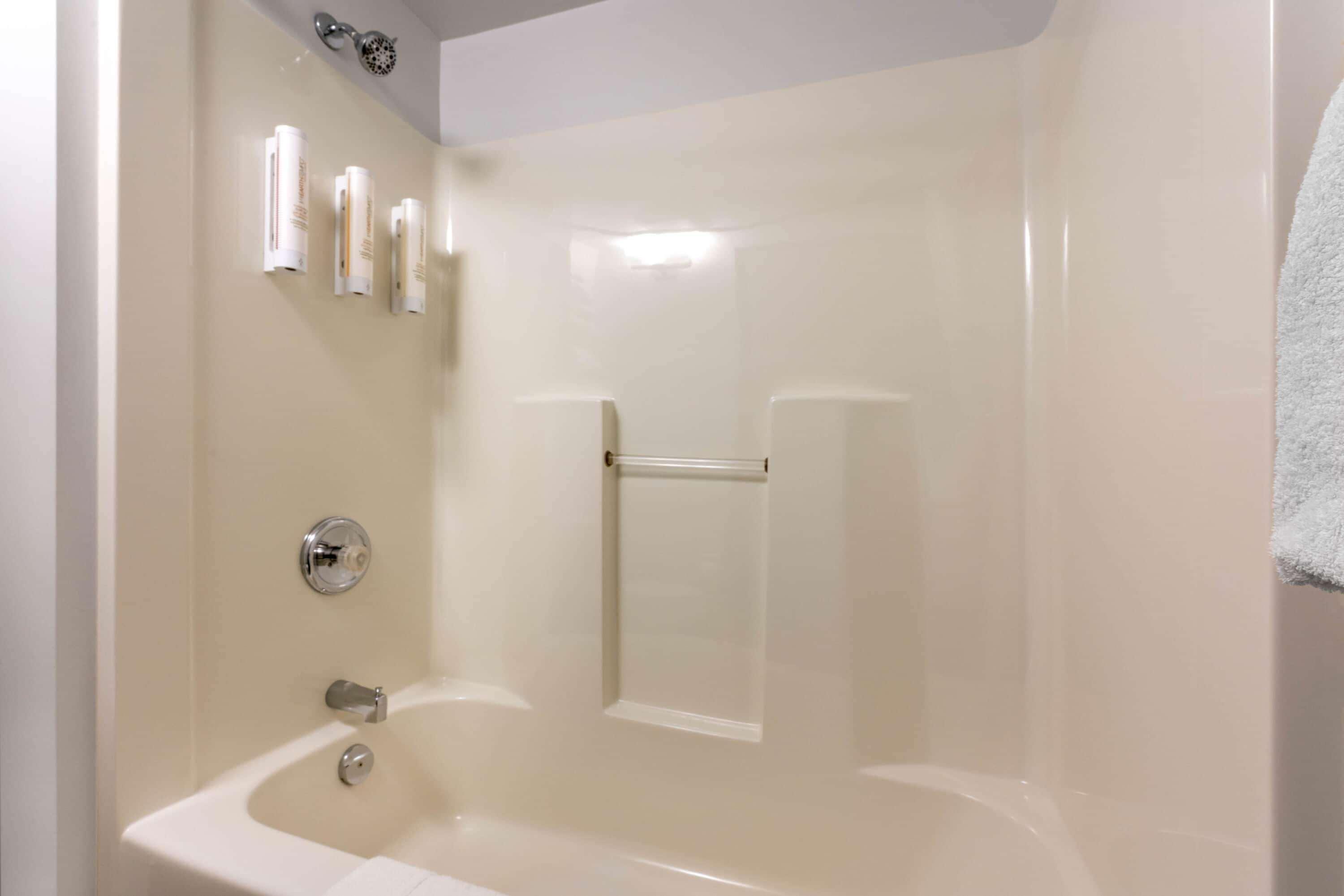 Super 8 By Wyndham West Winnipeg
