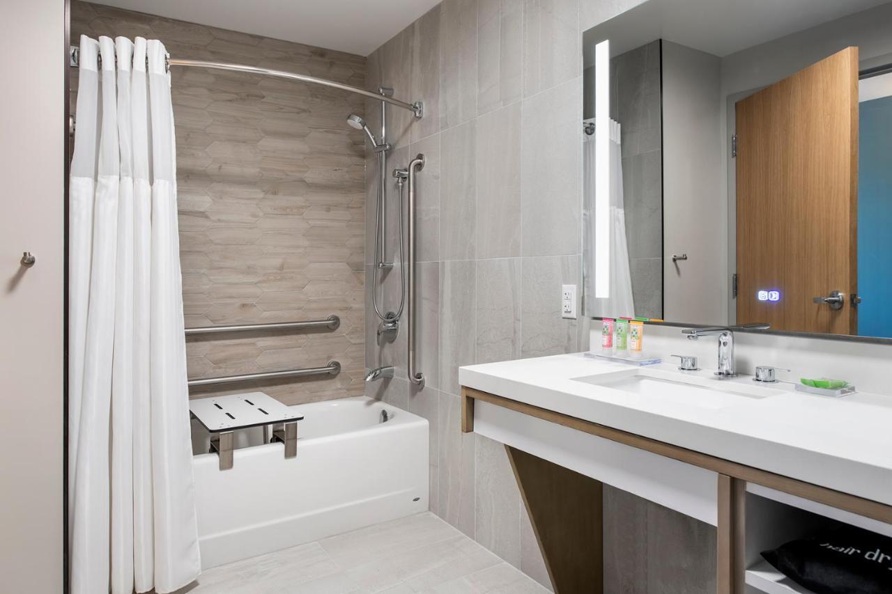 Wyndham Garden Airport Hotel 3*