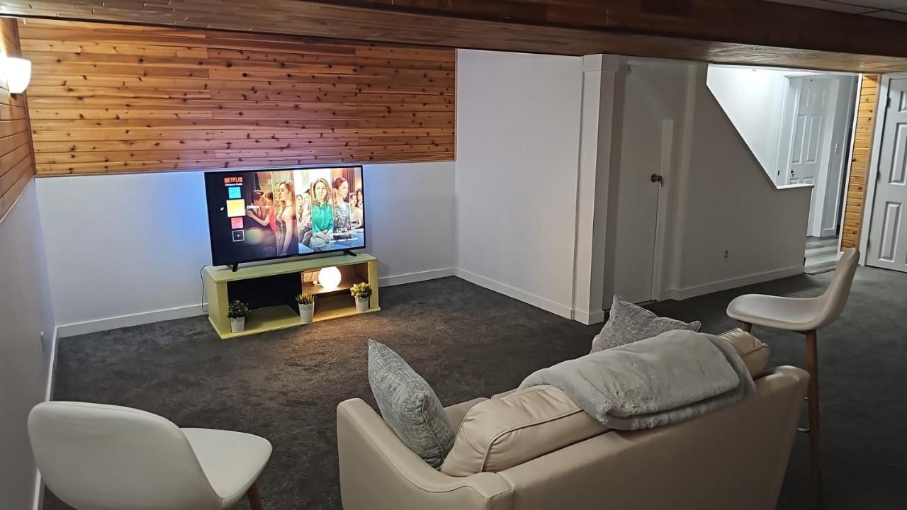 River Park South - 2 Bedroom Basement Homestay Winnipeg