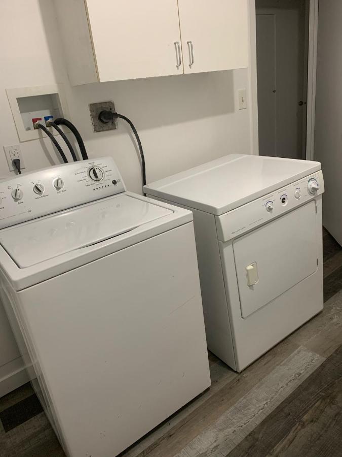 River Park South - 2 Bedroom Basement Homestay *