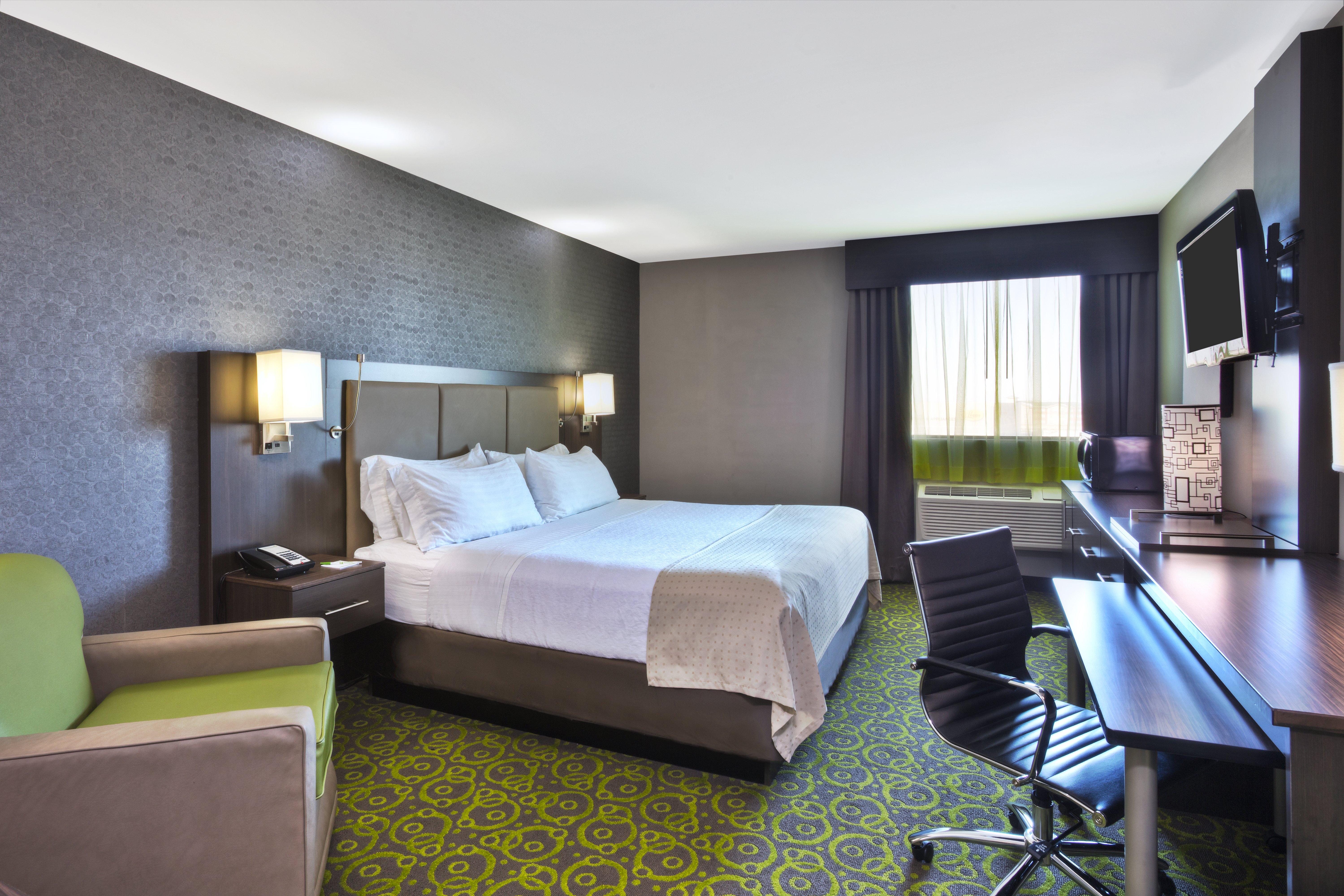 Express Airport - Polo Park By Ihg Hotel