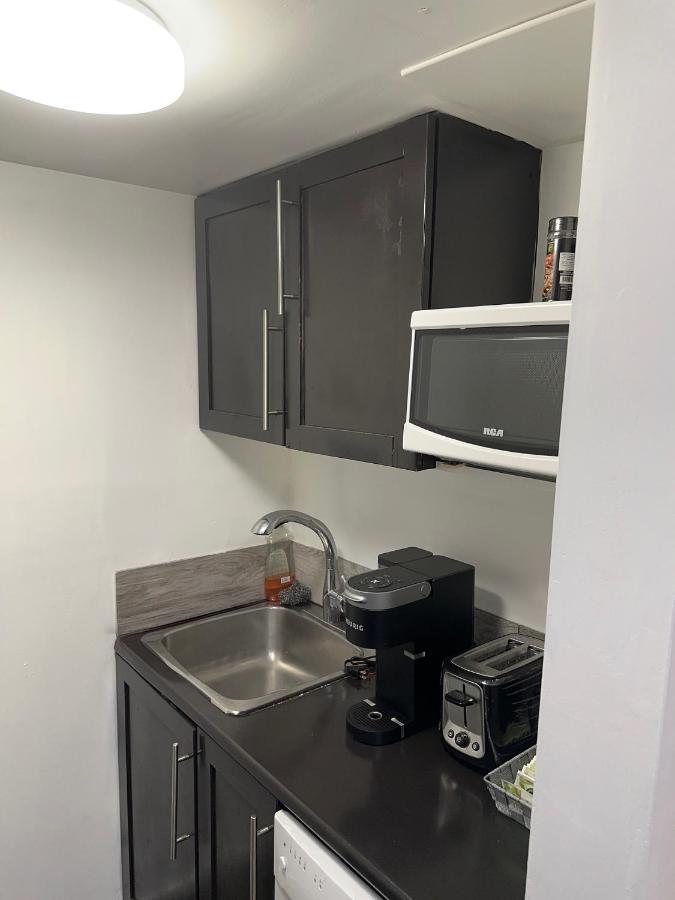 Comfortable 3 Bed Basement Unit Homestay Winnipeg