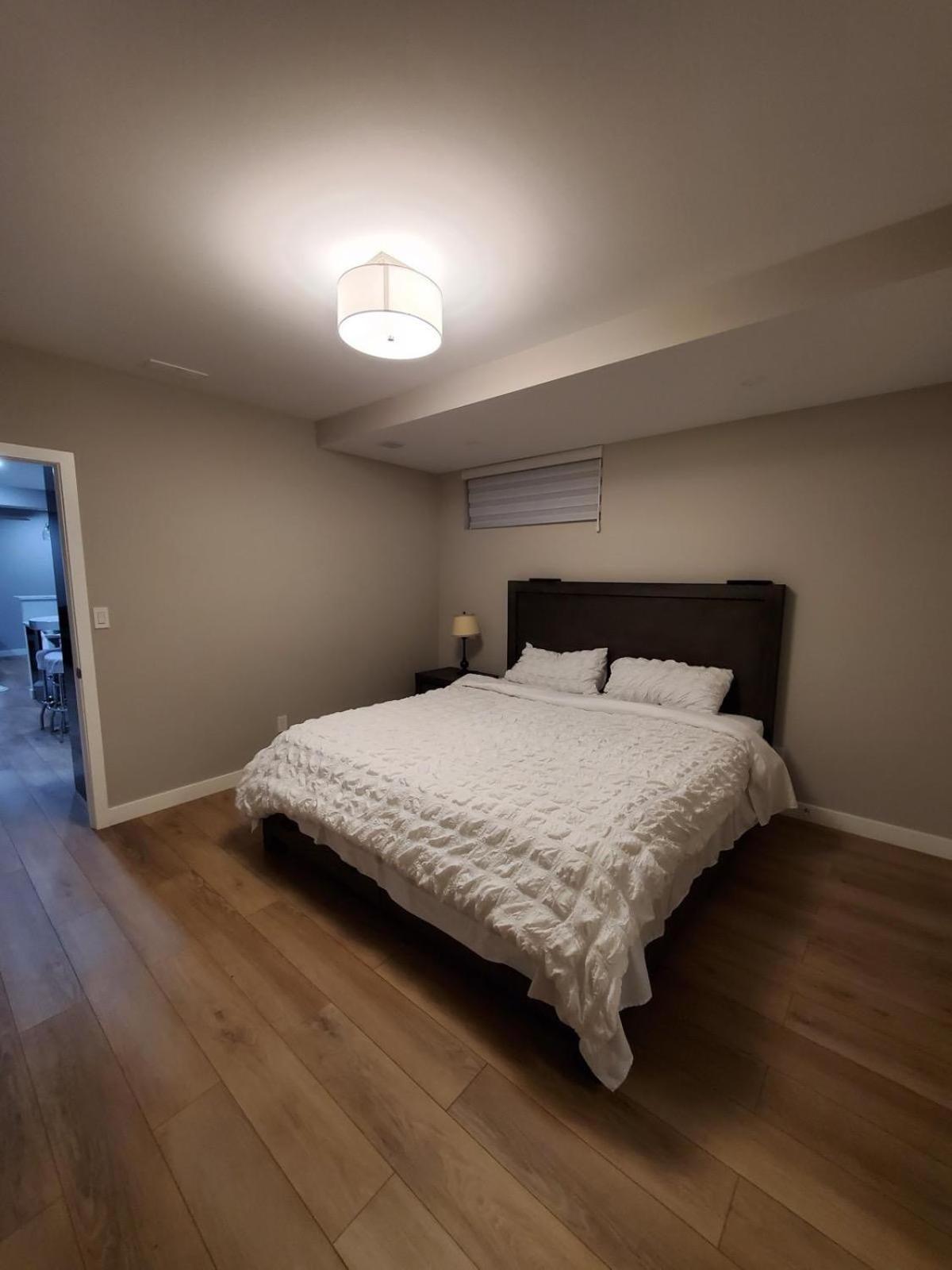Private Entrance 2 Bed 1 Bath * Winnipeg