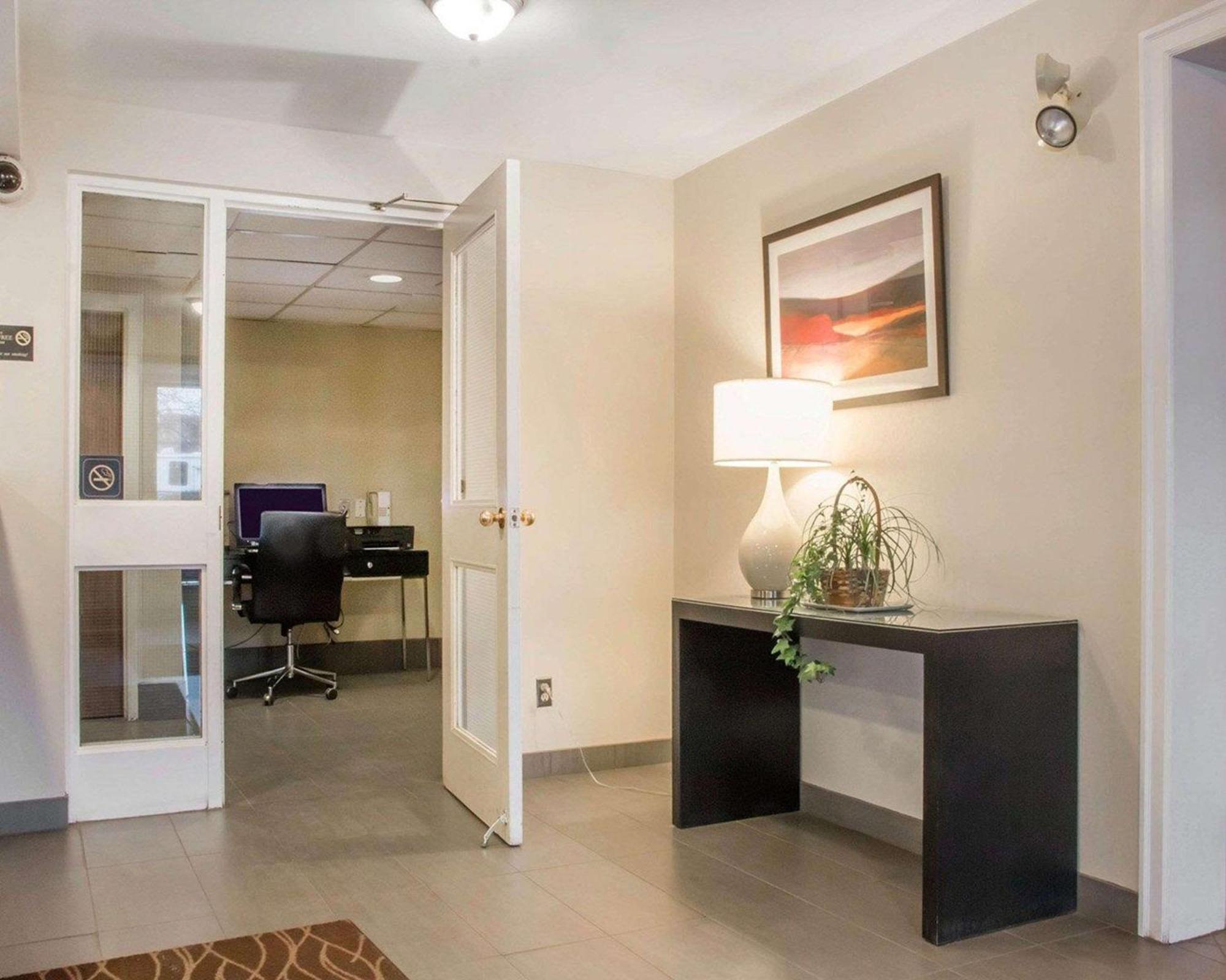 Comfort South Inn