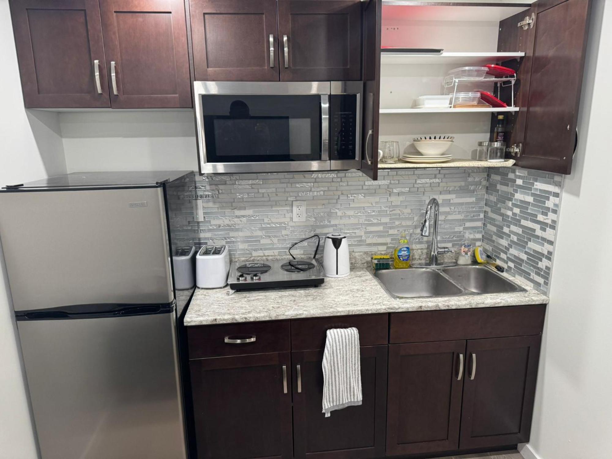 Villa Luxury 2 Bedroom Basement Winnipeg