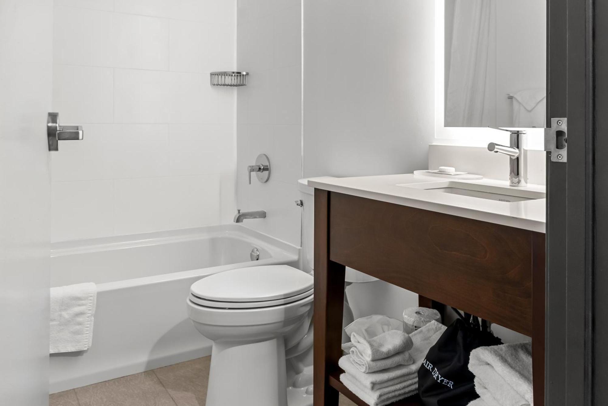 Hotel Country & By Radisson, Winnipeg, Mb 3*