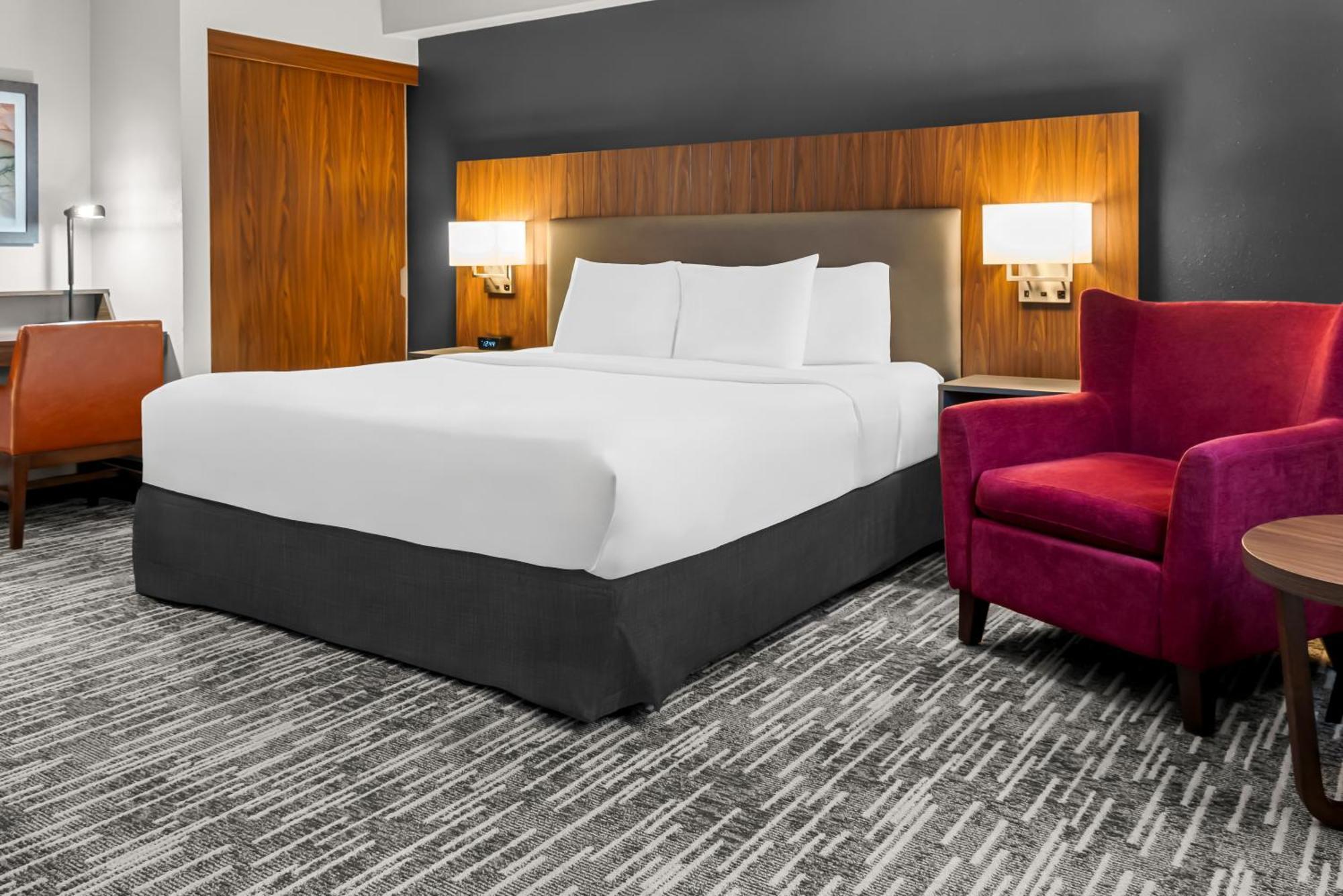 Country & By Radisson, Winnipeg, Mb Winnipeg
