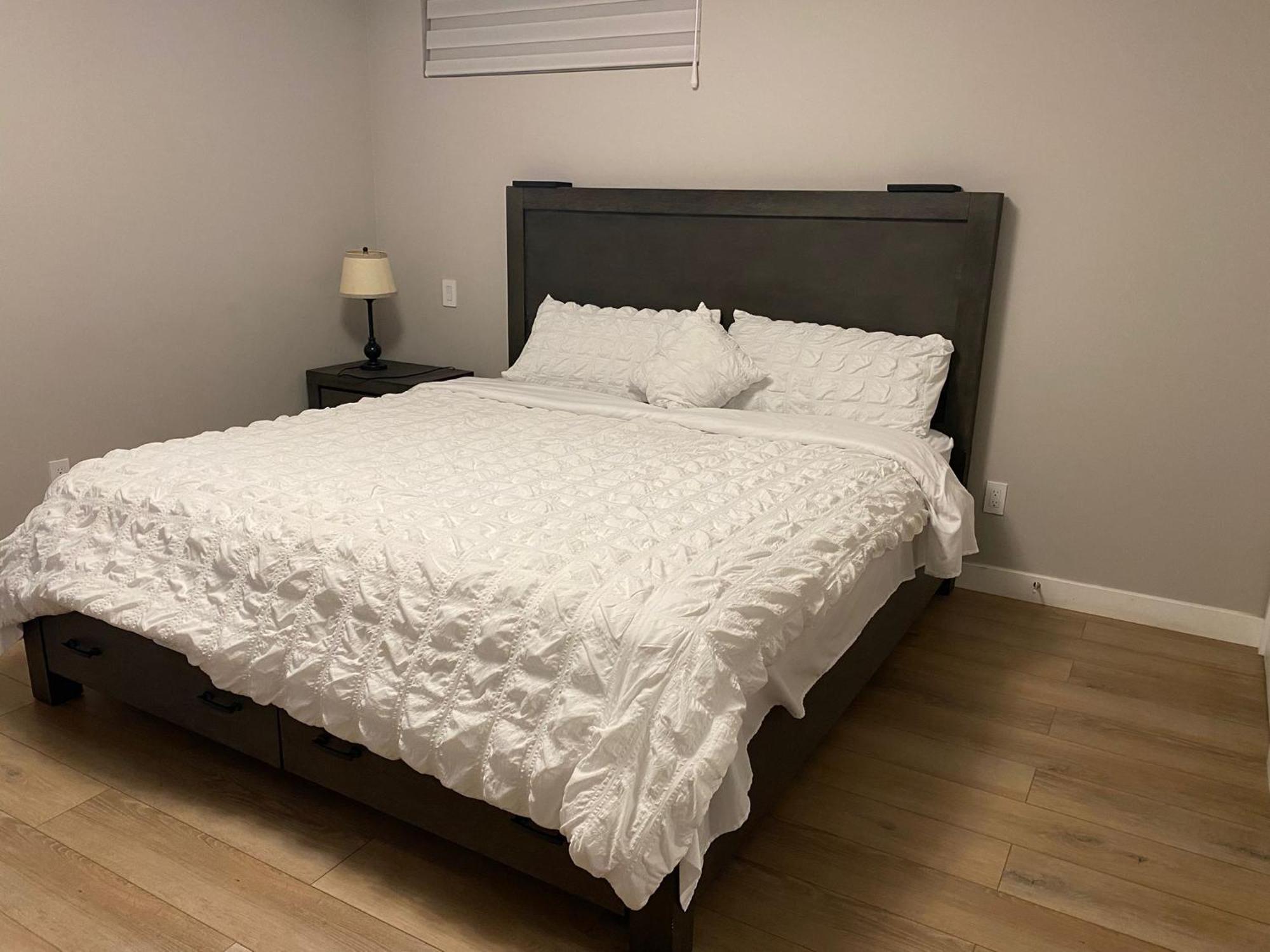 Private Entrance 2 Bed 1 Bath * Winnipeg