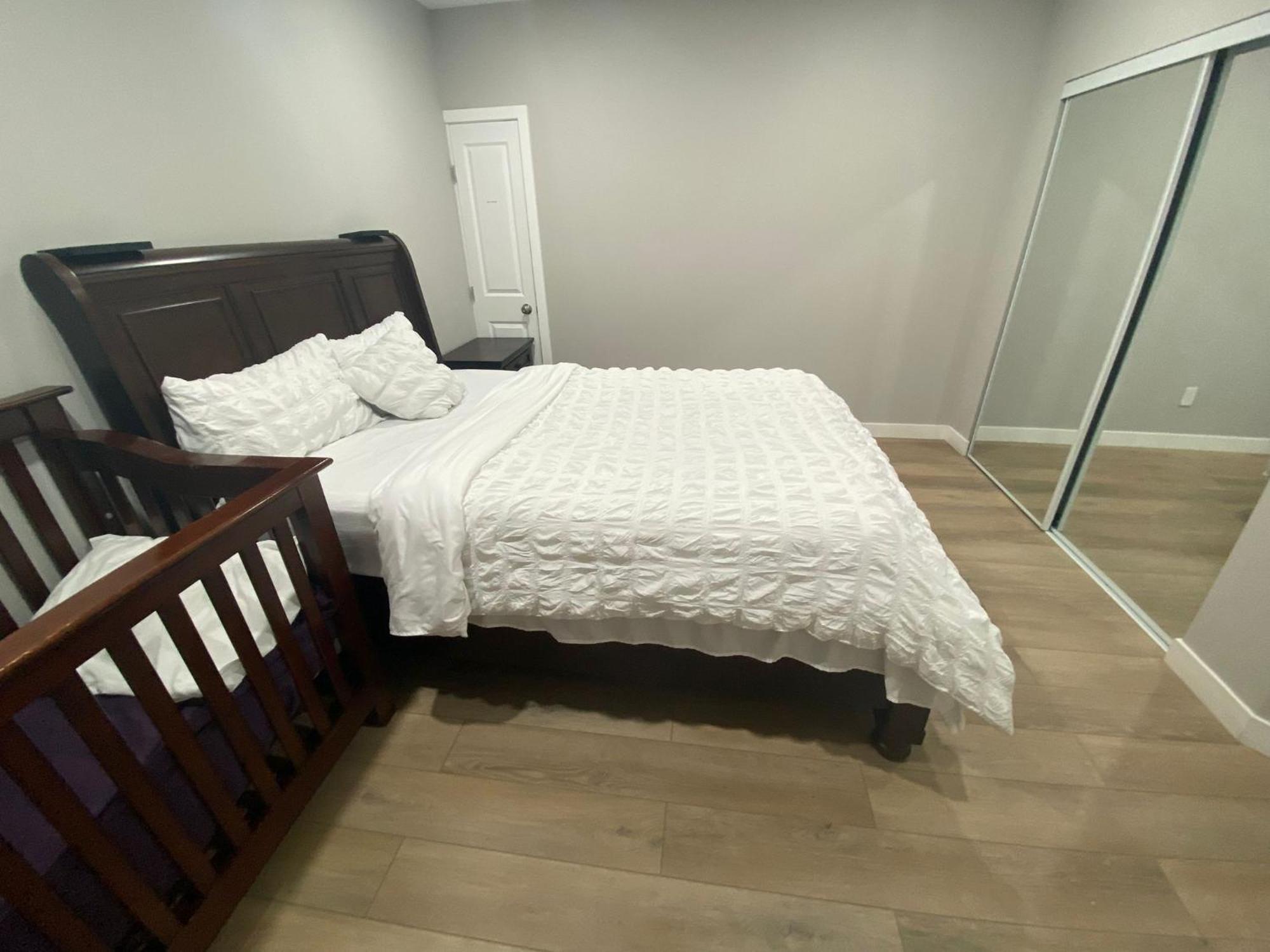 Private Entrance 2 Bed 1 Bath Casa de hóspedes Winnipeg