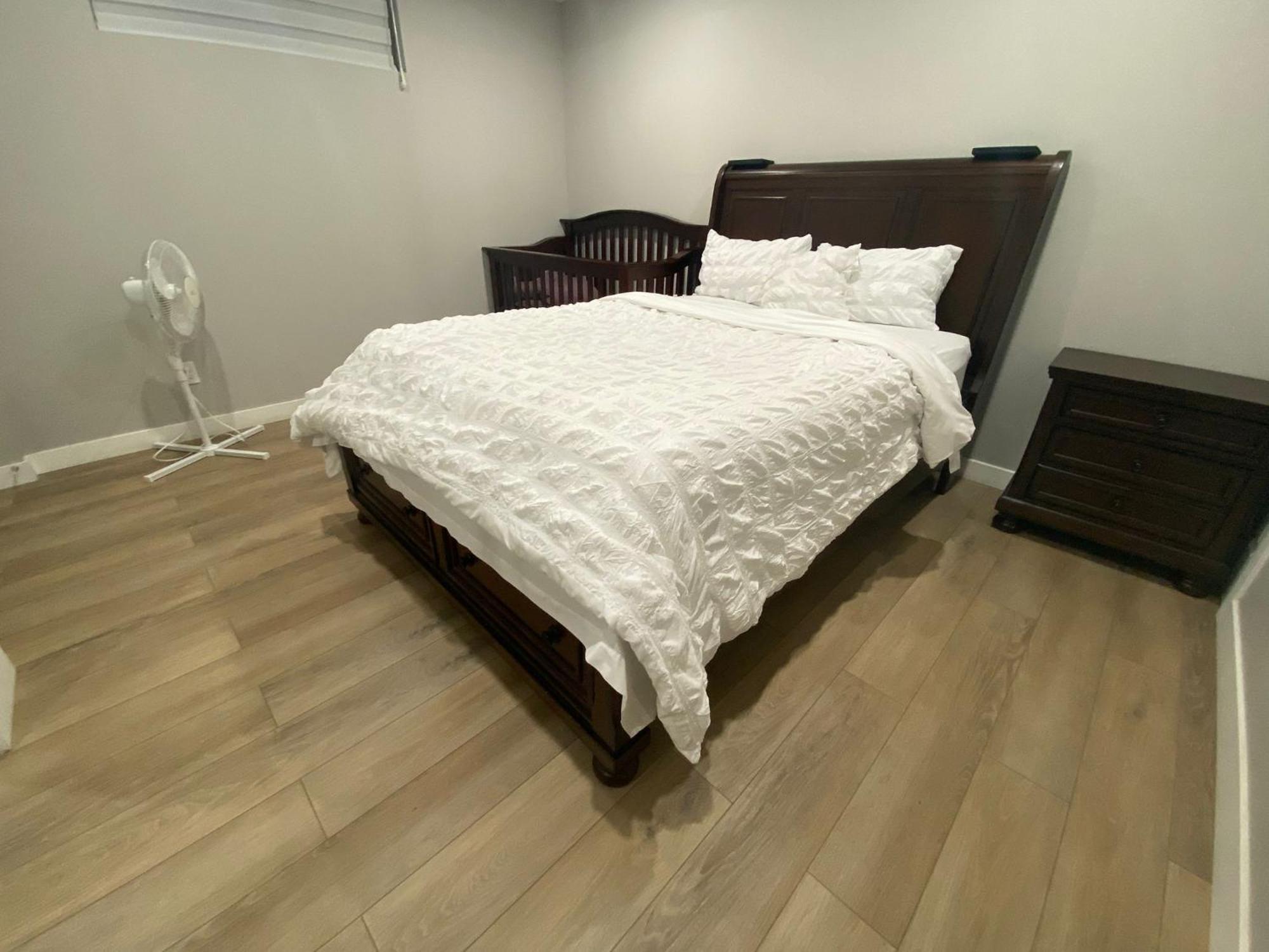 Private Entrance 2 Bed 1 Bath *